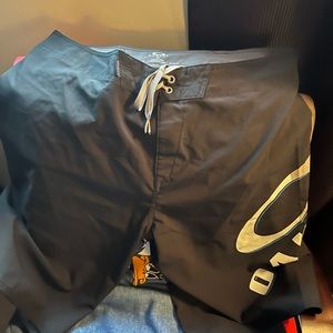 Men’s board shorts